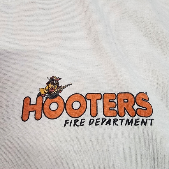 HOOTERS Fire Department Graphic White T Shirt Distressed Men's Large - Picture 5 of 14